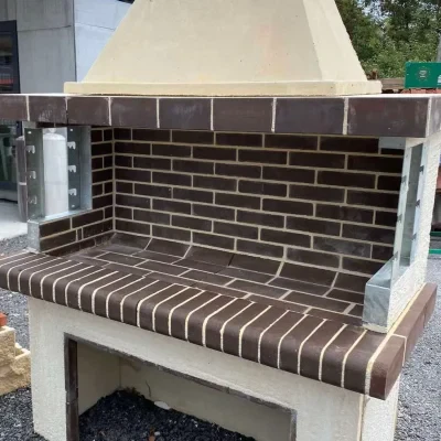 Ψησταριά μεγάλη με καφέ πυρότουβλο χωρίς επένδυση