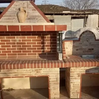 ΣΕΤ Ψησταριά & Νεροχύτης με κόκκινο πυρότουβλο και επένδυση χρυσαφί (5άρι)