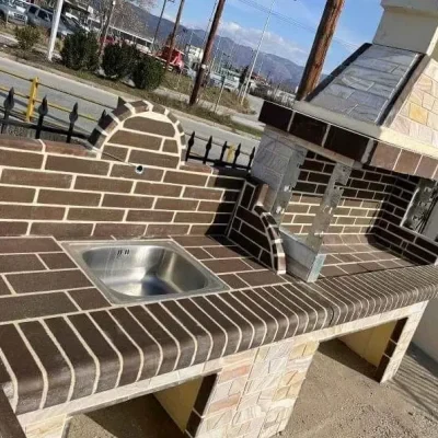 ΣΕΤ Ψησταριά & Νεροχύτης inox, με καφέ πυρότουβλο και επένδυση πολίτικο