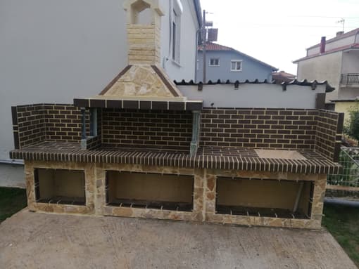 ΣΕΤ XL Ψησταριά, Νεροχύτης(μωσαϊκό) & Πάγκος υγραερίου, με καφέ πυρότουβλο και επένδυση